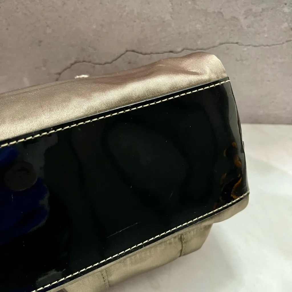 Vintage 2000 's Gold and Black GUESS Shoulder Bag Dead Stock NWT - Image 12