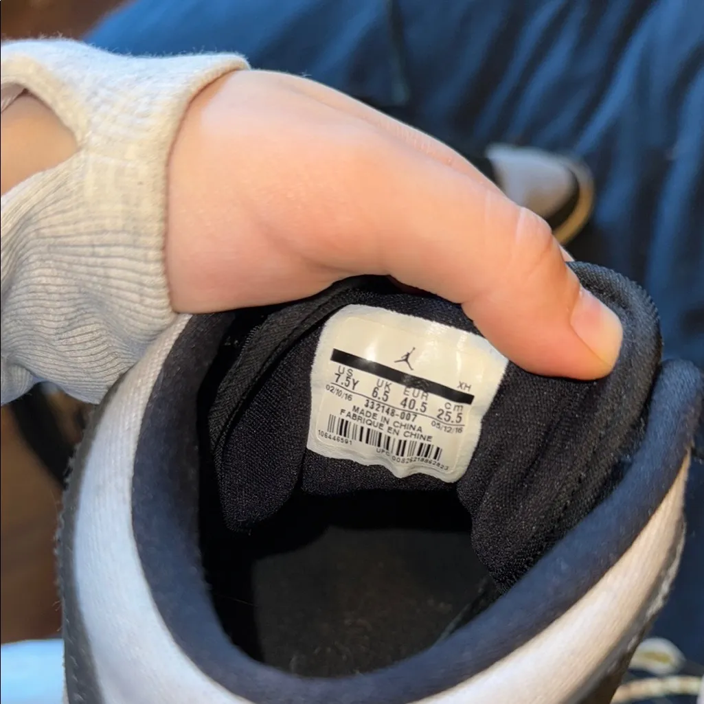 Nike Men's Black and White Sneakers - Image 5