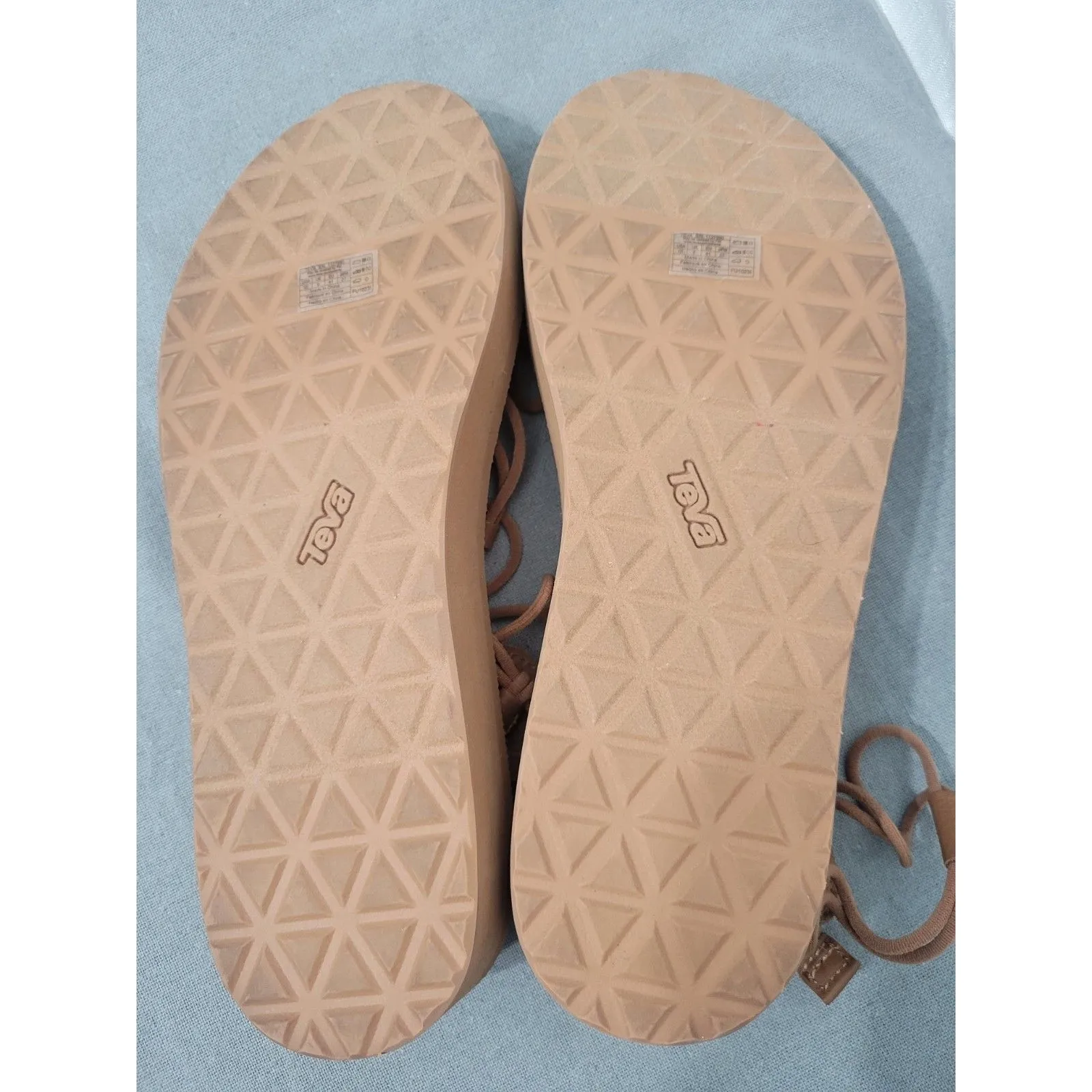 TEVA  midform infinity size 10 color lion brown (worn once) - Image 12