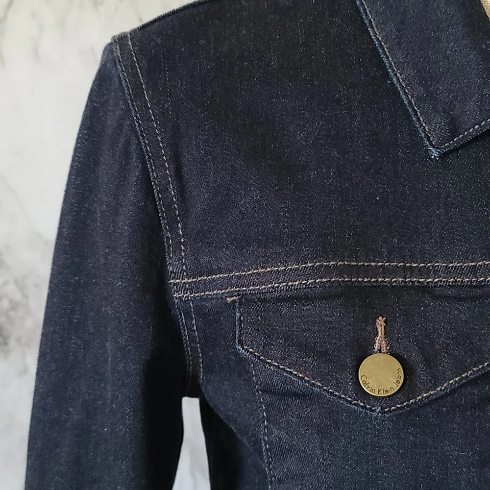 Calvin Klein denim trucker jacket size medium - Image 2