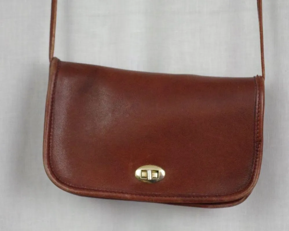 Small Leather Vintage Turnlock Coachesque Purse Brown - Image 12