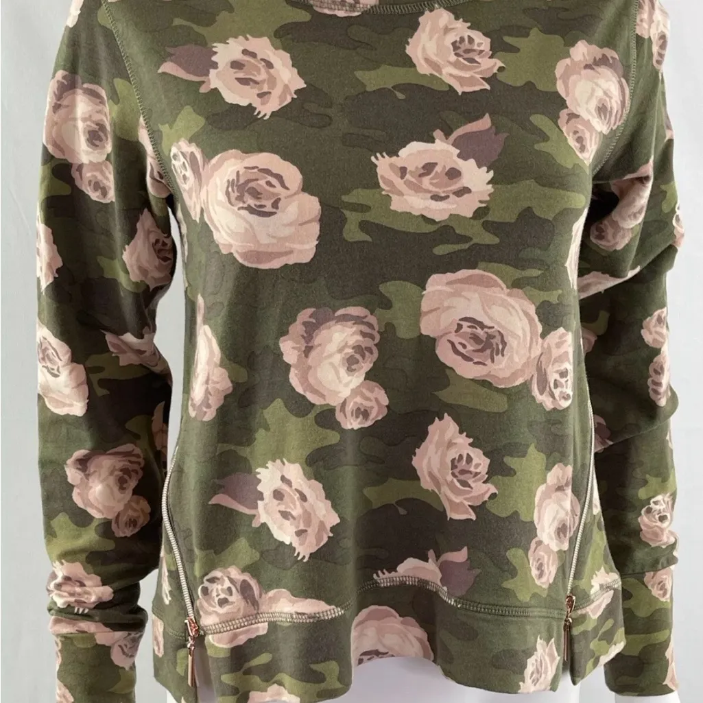 Stella & Dot Green Camo Floral the Zip Sweatshirt Rose Gold Zipper Size Small - Image 2
