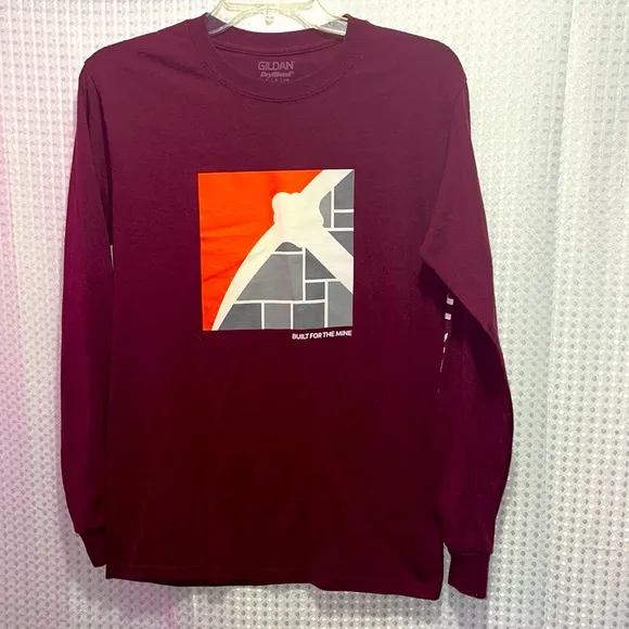 Gildan “ Built for the Mine” unisex shirt small - Image 7