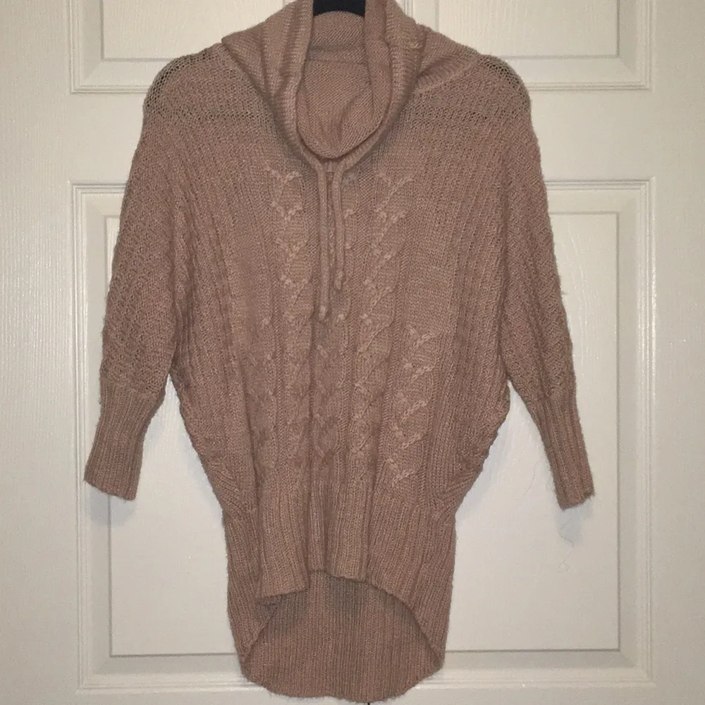 Kaisely Anthropology’ sweater cowl neck Size Small pink tan soft tie neck roomy - Image 3