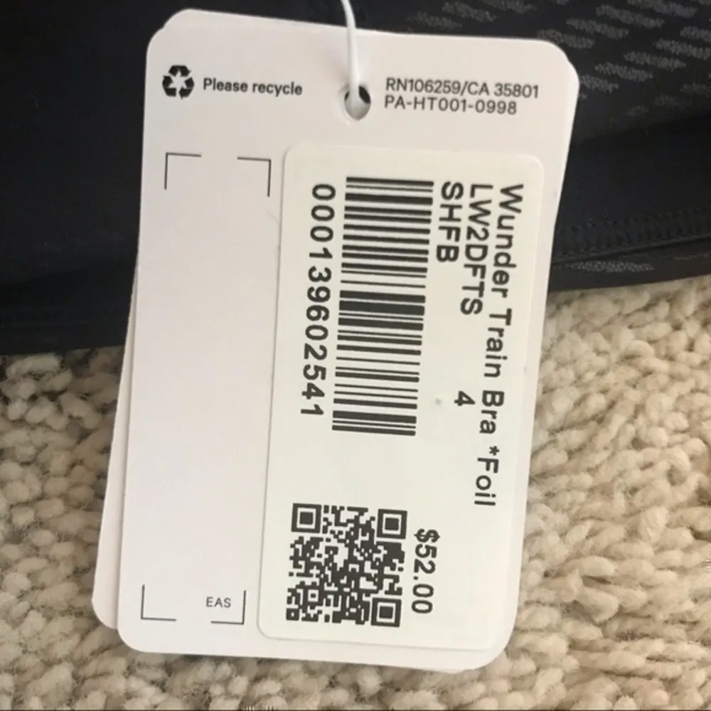 Lululemon Wonder train bra medium support Foil size 4 shapeshifter foil black - Image 7