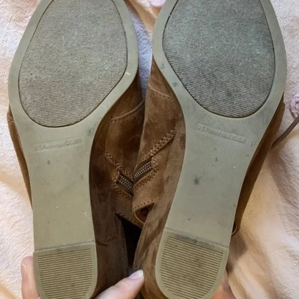 Brown suede peep toe wedge heels - Image 3