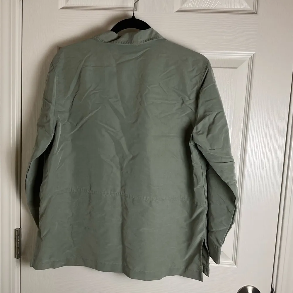 light green, button-down shirt from the Erika Collection, size pm - Image 6