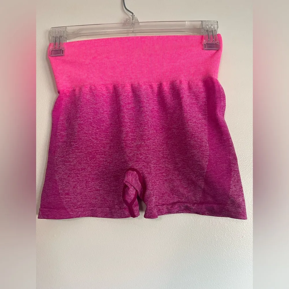 Victoria’s Secret PINK Seamless High-Waisted Shorts Small Pink Ombre Compression - Image 3