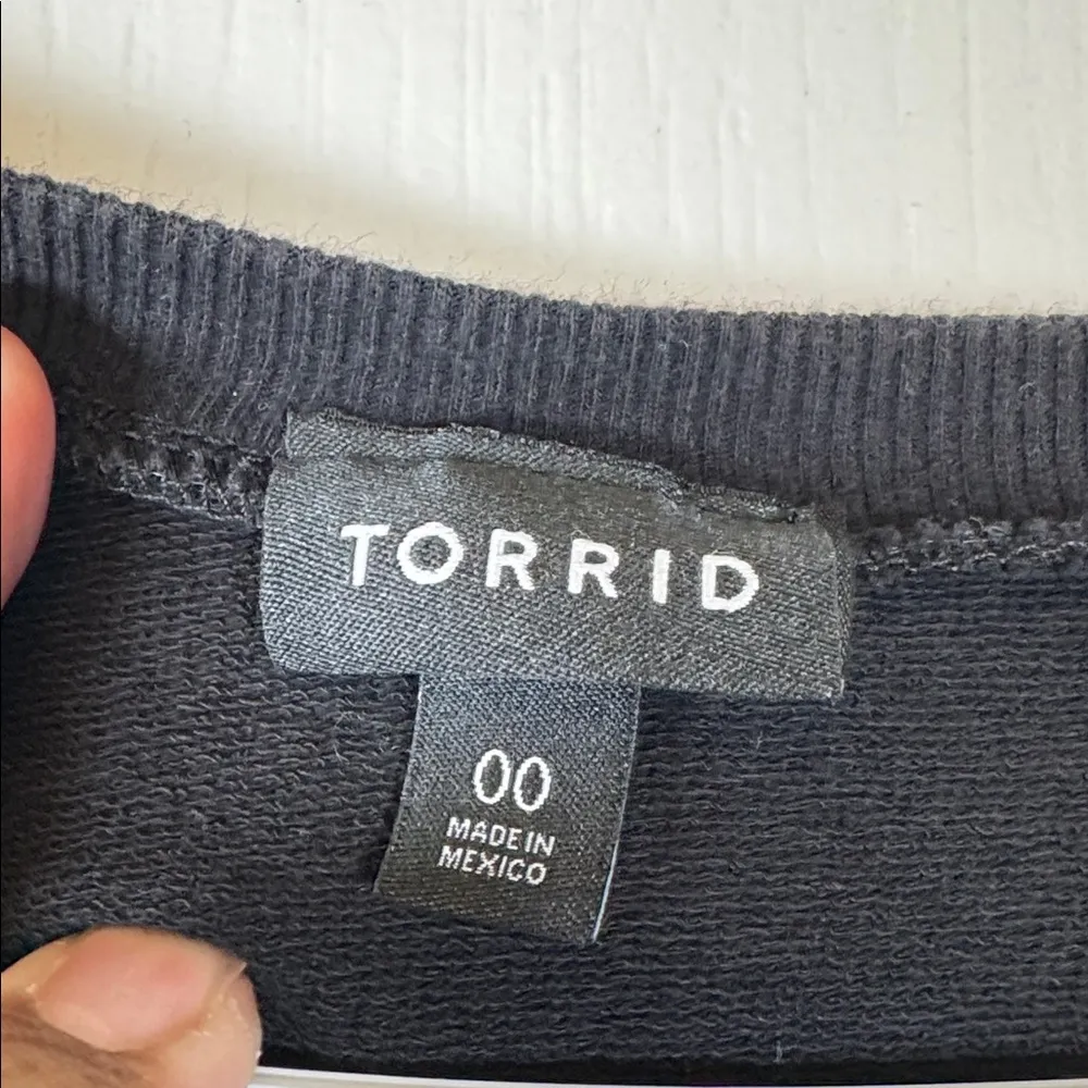 Torrid Black Sweatshirt Lucky Cat Palace Size 00 (Med/Large) GUC #5863 - Image 5