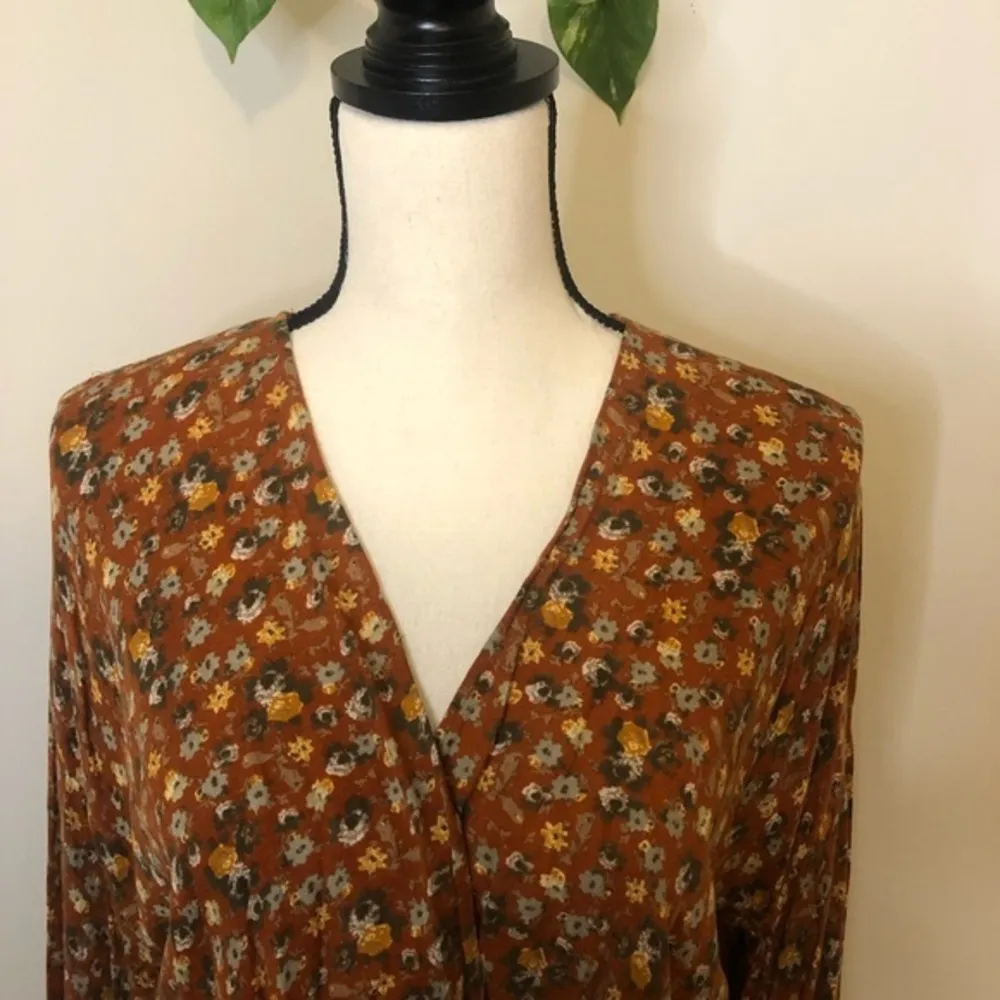 Final Touch Floral V-Neck Peplum Blouse - Image 4