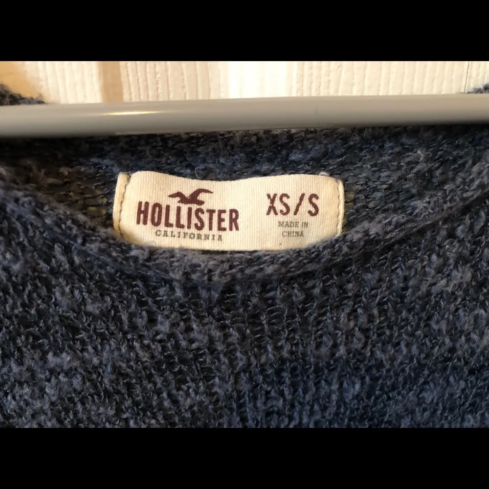 XS/S Hollister Cropped Navy Sweater - Image 2