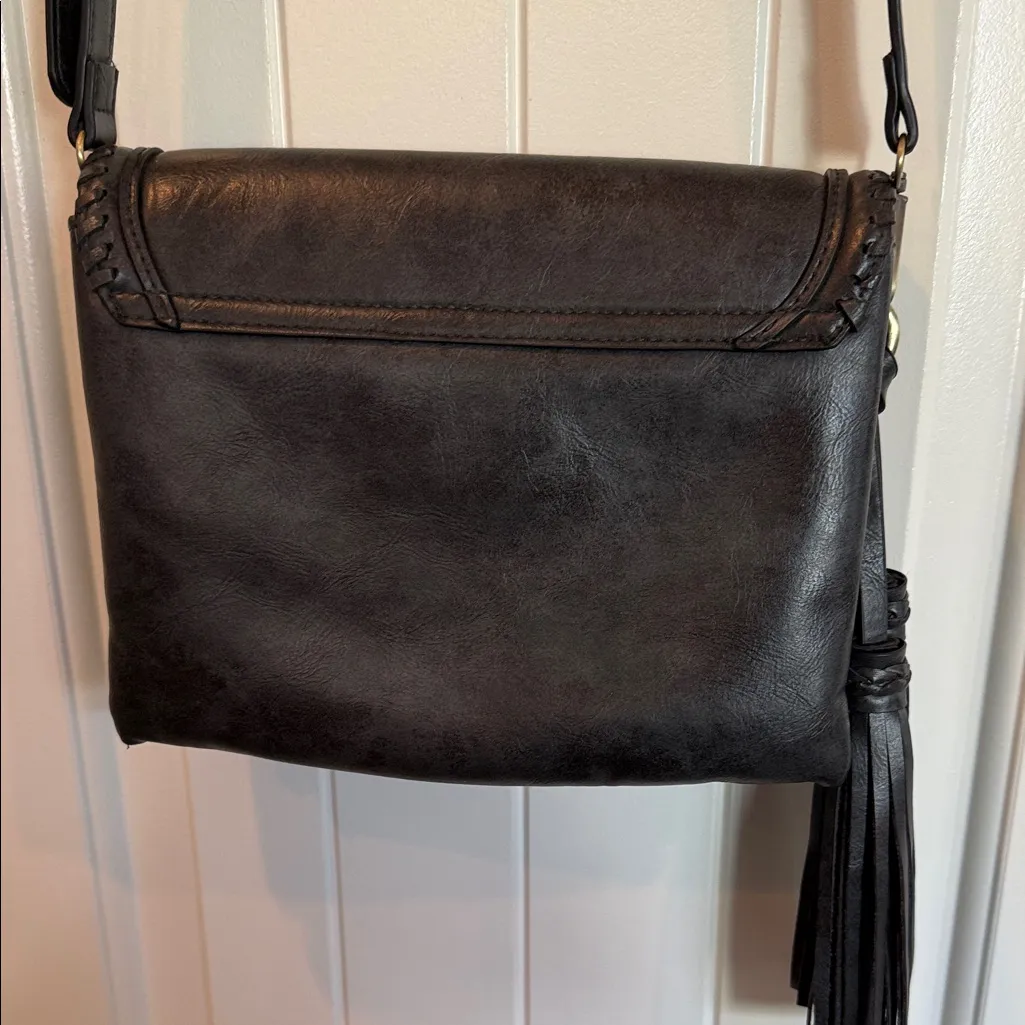 Jen & Co Black Crossbody Bag Tasssel Faux Leather Whipstitch Flap Purse - Image 5