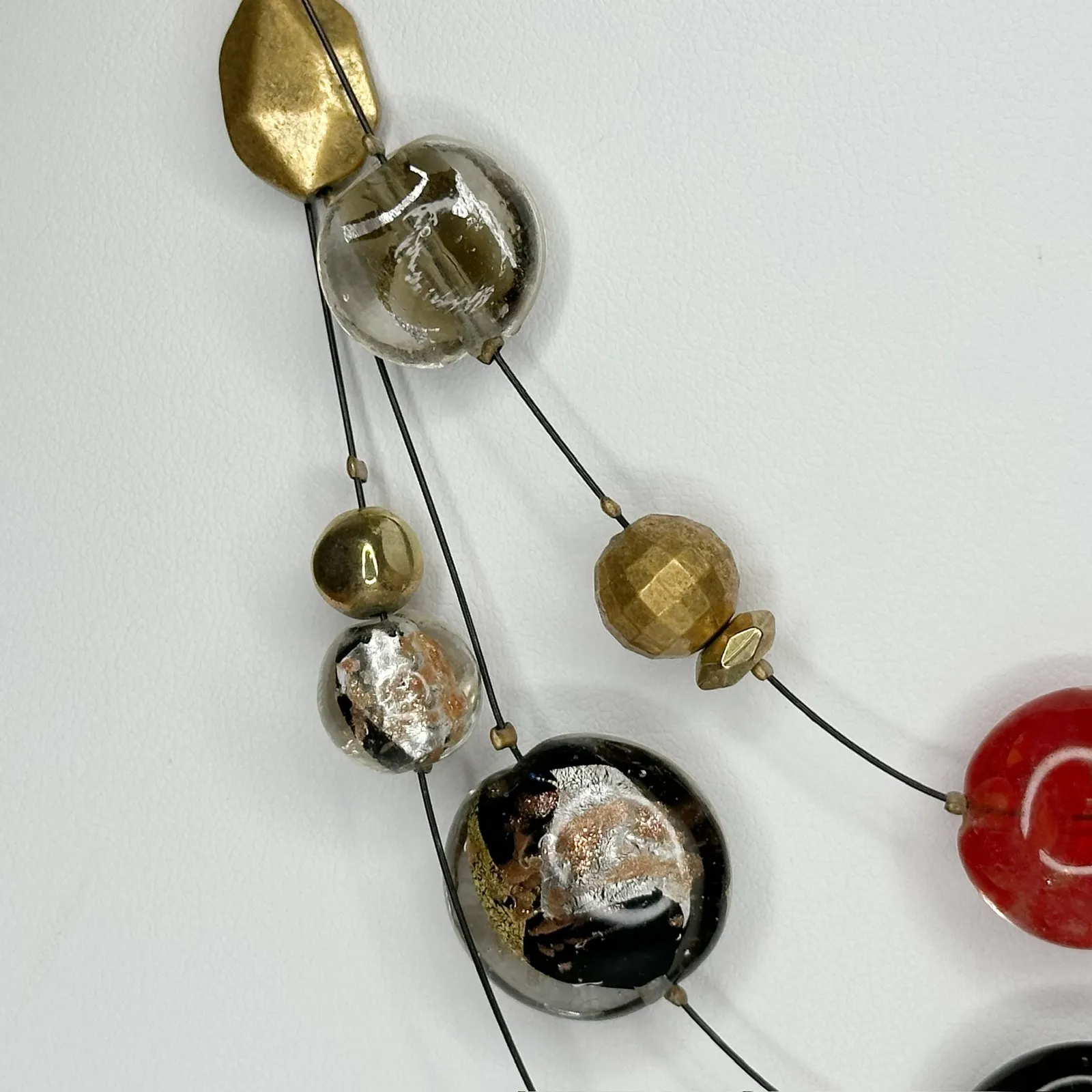 Chico's Black and Red Beaded Triple Strand Wire Gold Tone Necklace ✨ - Image 5