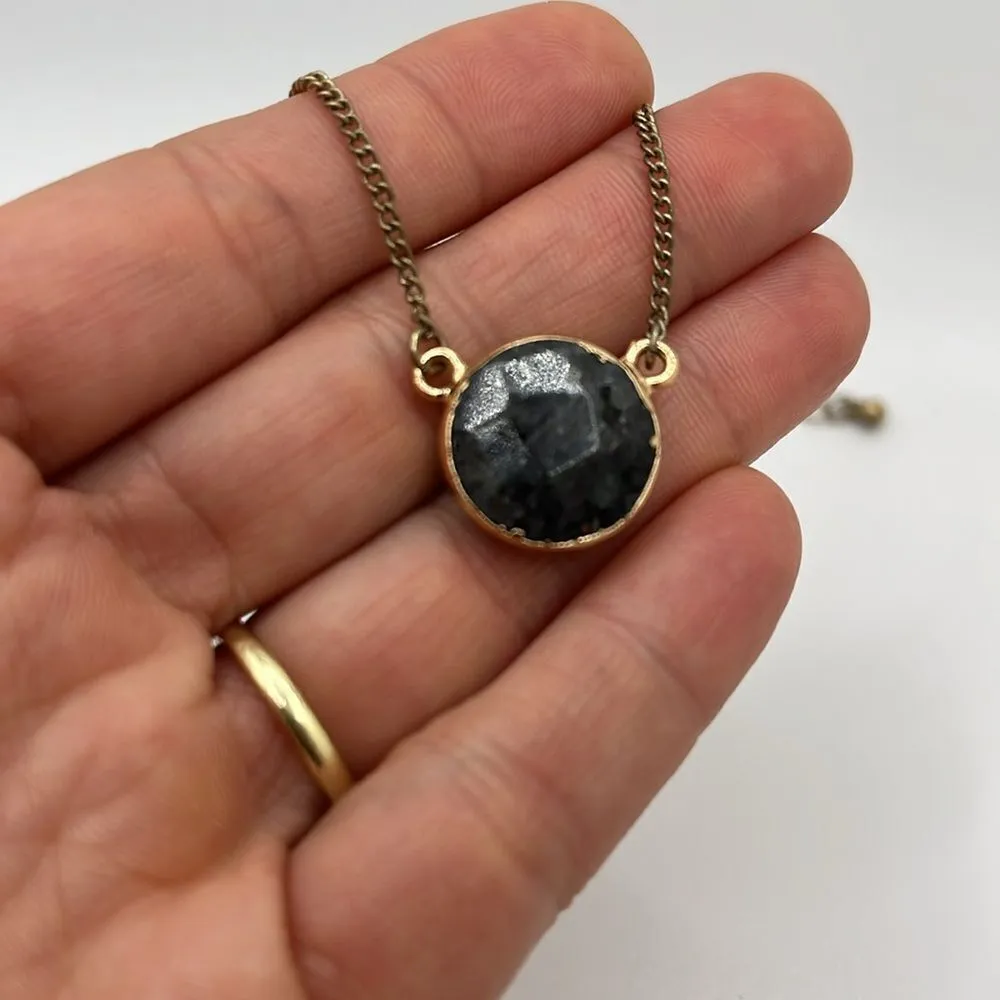 Rare circle charcoal jewel necklace with antique gold chain NWOT 3” extender - Image 2