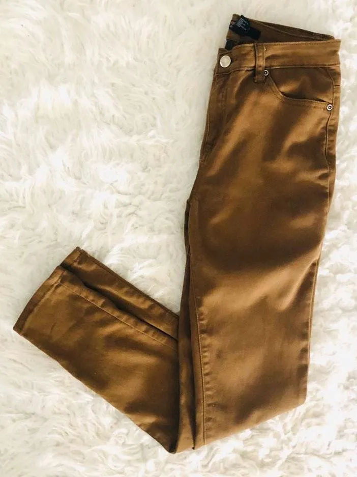 Forever 21 Khaki Skinny Pants - Image 3