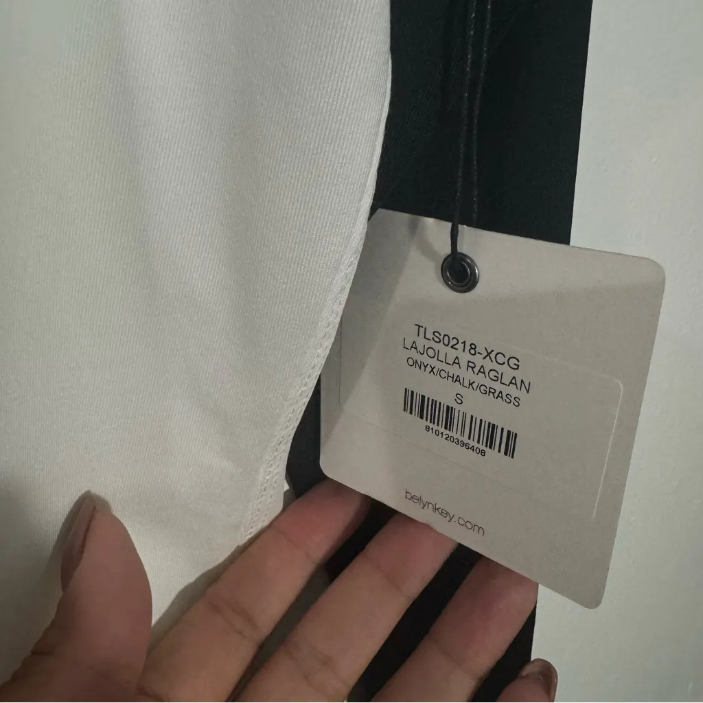 NWT Belyn Key Lajolla Raglan Long Sleeve Golf Top Black/White/Green Size Small White - Image 8