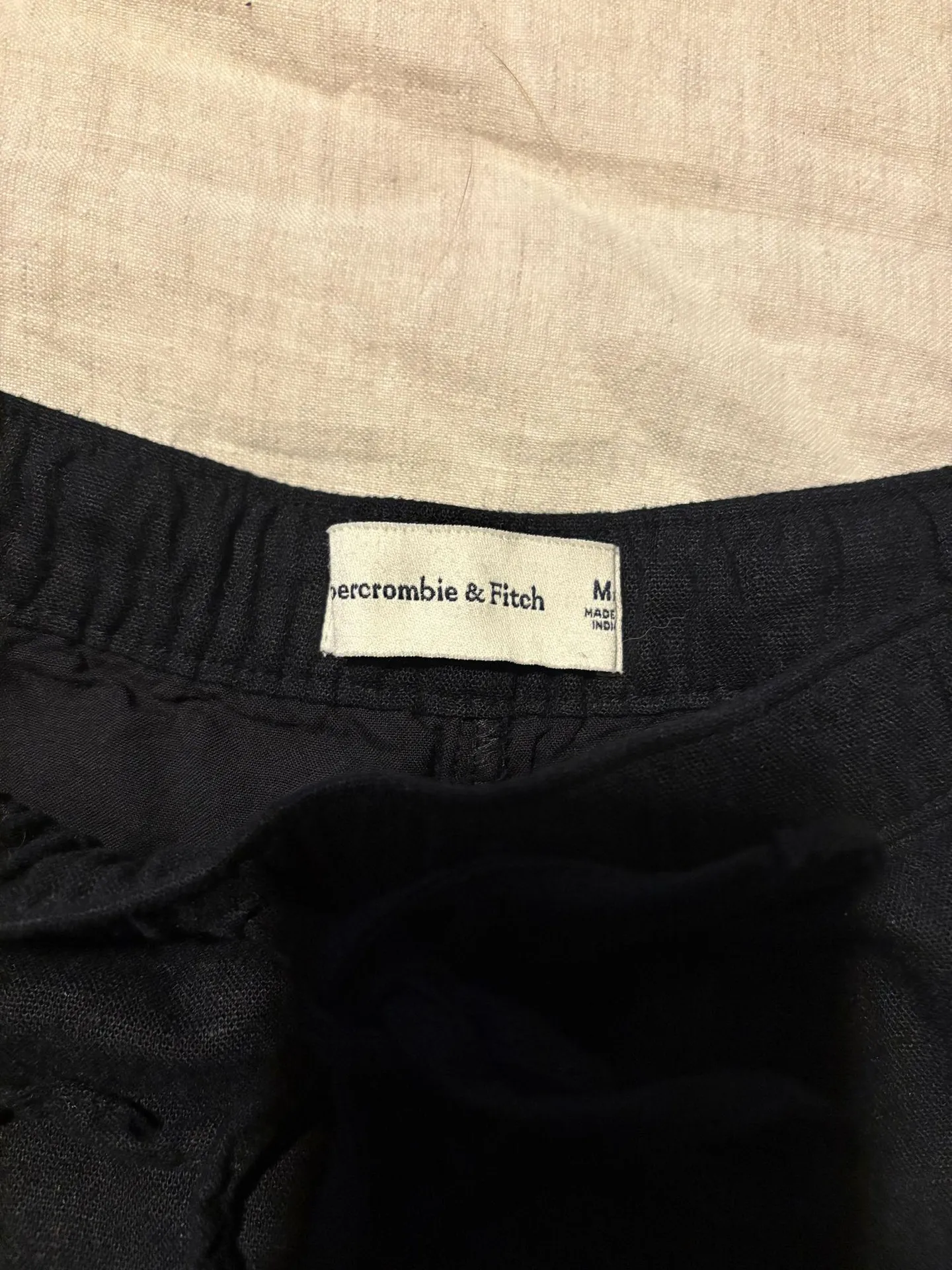 Abercrombie and Fitch Black Linen Shorts  - Image 4