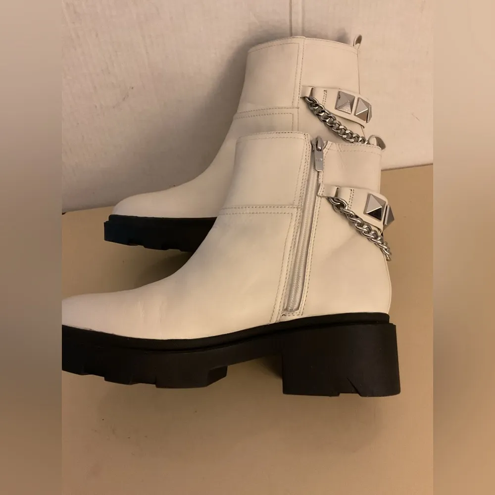 Marc Fisher women white leather Chelsea Waty boots size 9.5 - Image 12