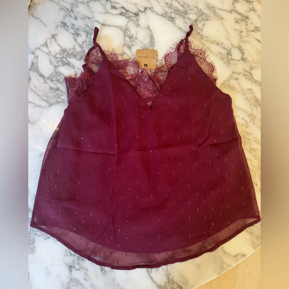 NWT BLU PEPPER Burgundy Lace Textured Cami M - Image 6