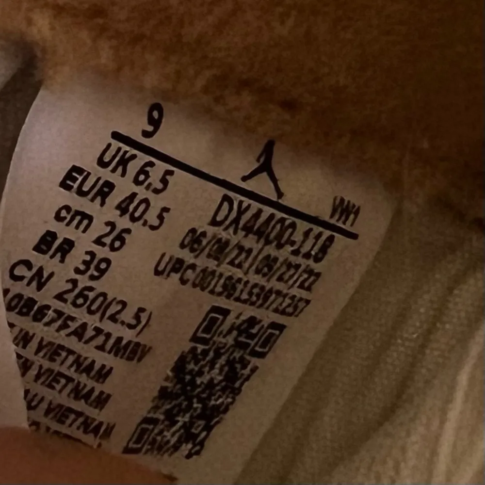 Nike Jordan 2 Retro Women's Hi Top Shoe Size 9 #374A - Image 5