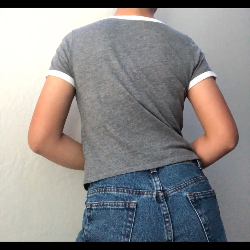 hollister sunrise society t-shirt! - Image 3