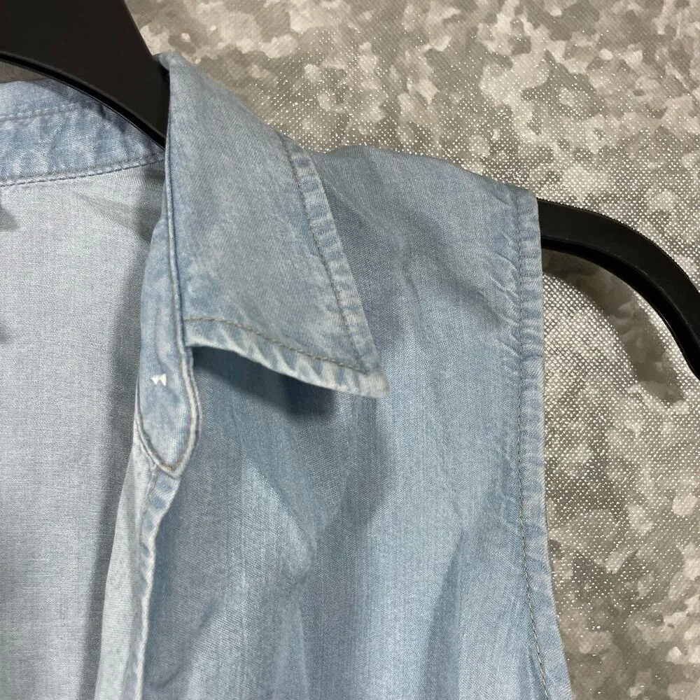 Jones Jeans Women's Blue Chambray Sleeveless Wrap Top - Image 2