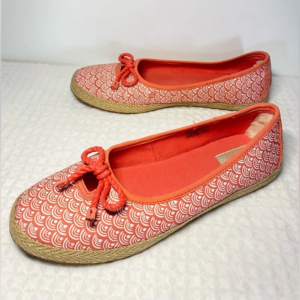 UGG Syleste Scallop Scallop Print Coral Slip On Espadrille Shoes Size 10 - Image 4
