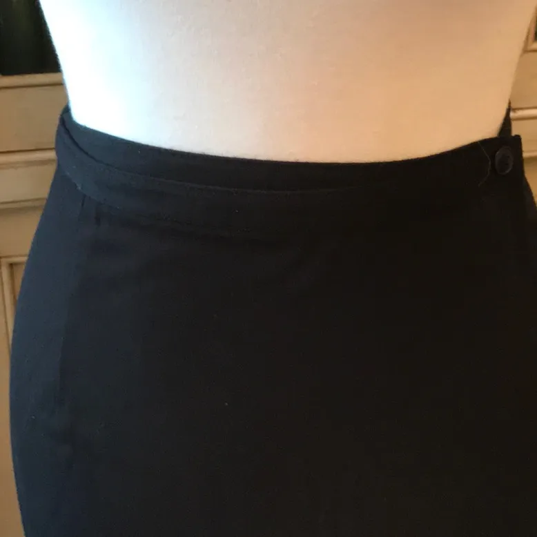 Boutique Europa wrap skirt Black Size 10 - Image 3