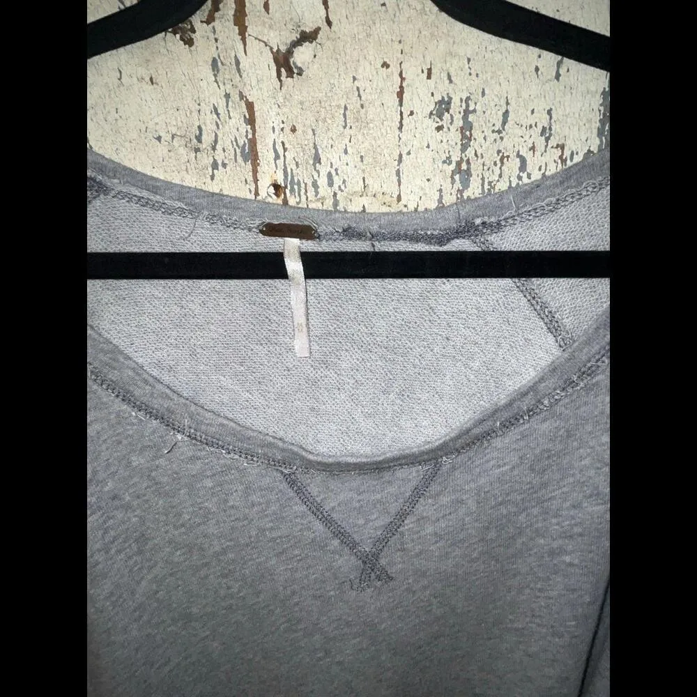 Free People Gray Knit Long Sleeve shirt, size Medium - Image 5