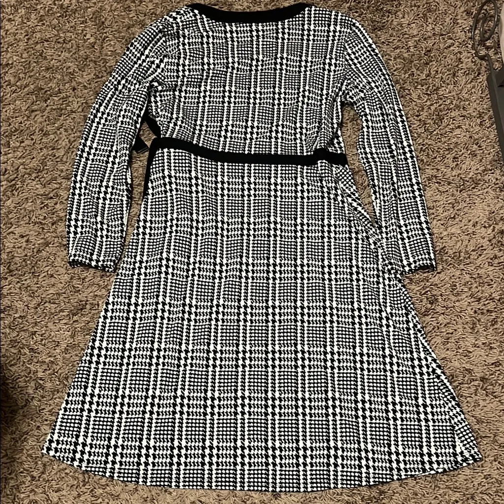 Tommy Hilfiger Black and White Midi Dress - Image 8