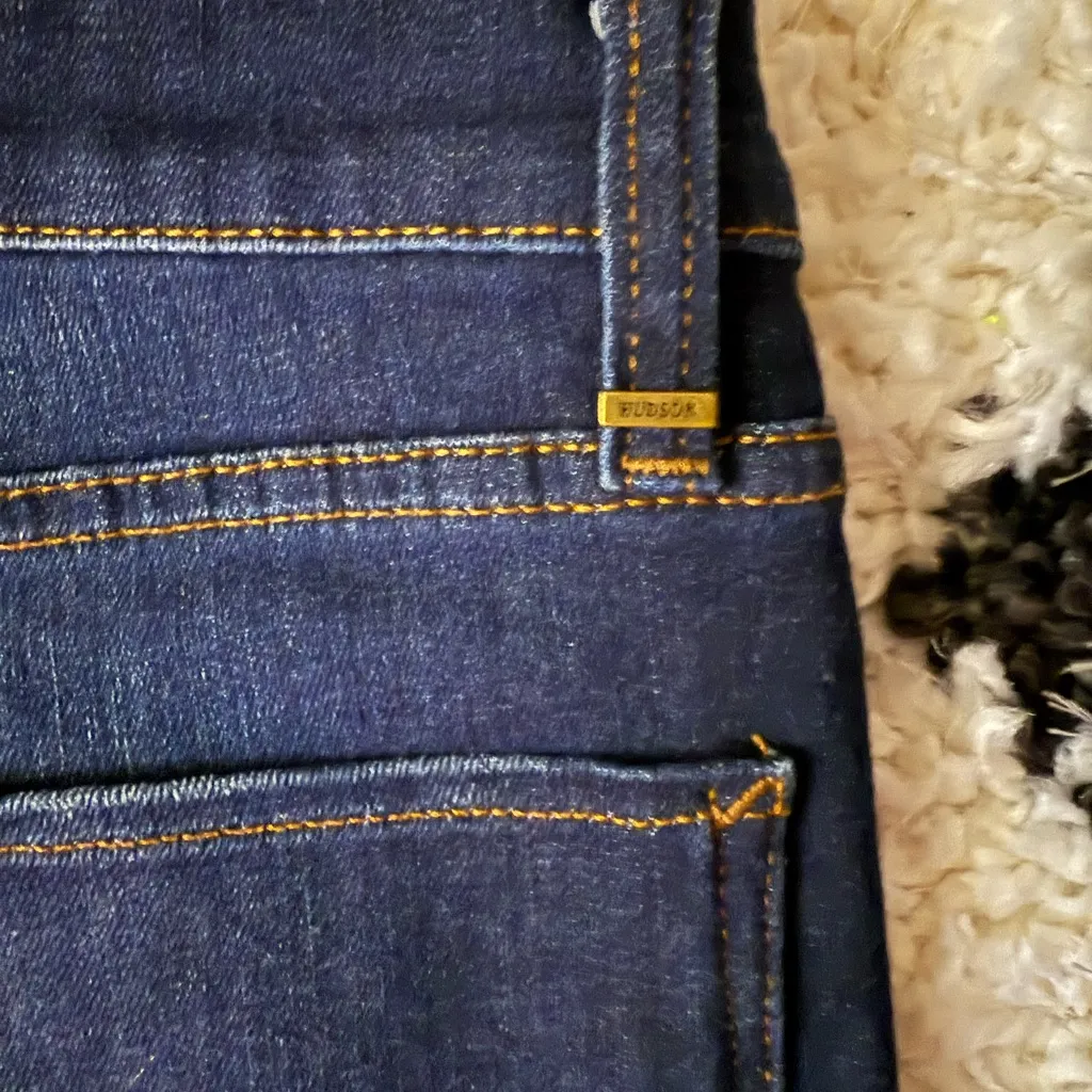 Hudson Barbara Super Skinny Jeans with De-stressed on front of jeans. Size 30 - Image 7