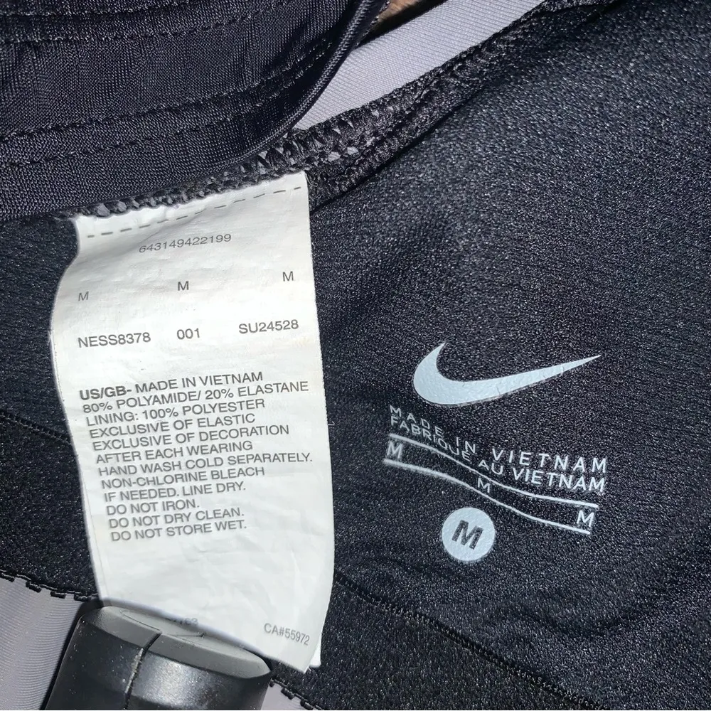 Nike Color Surge Powerback Black One Piece Swimsuit Bathing Suit Size Medium - Image 8