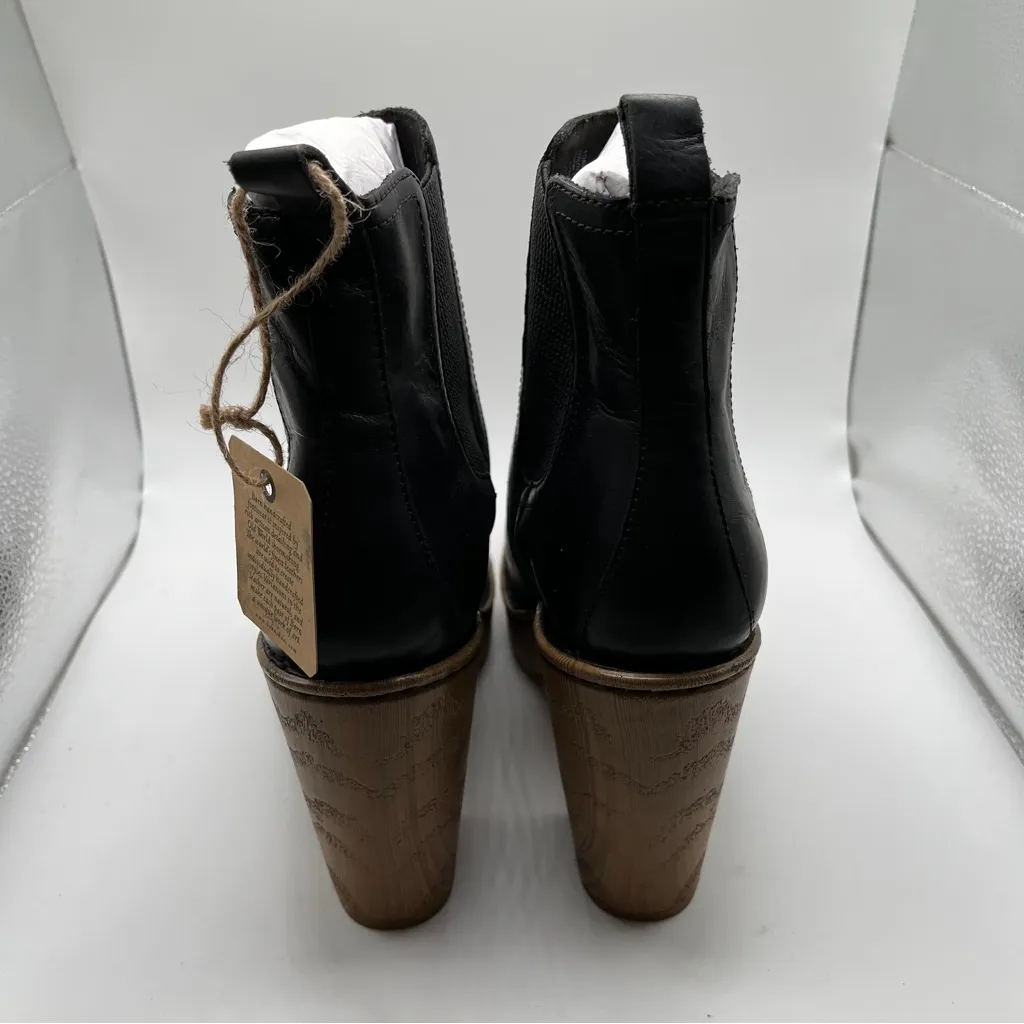 NWT Born Women's Channing Grafite Chelsea Boot wooden heel 10M black leather Size 10 - Image 5