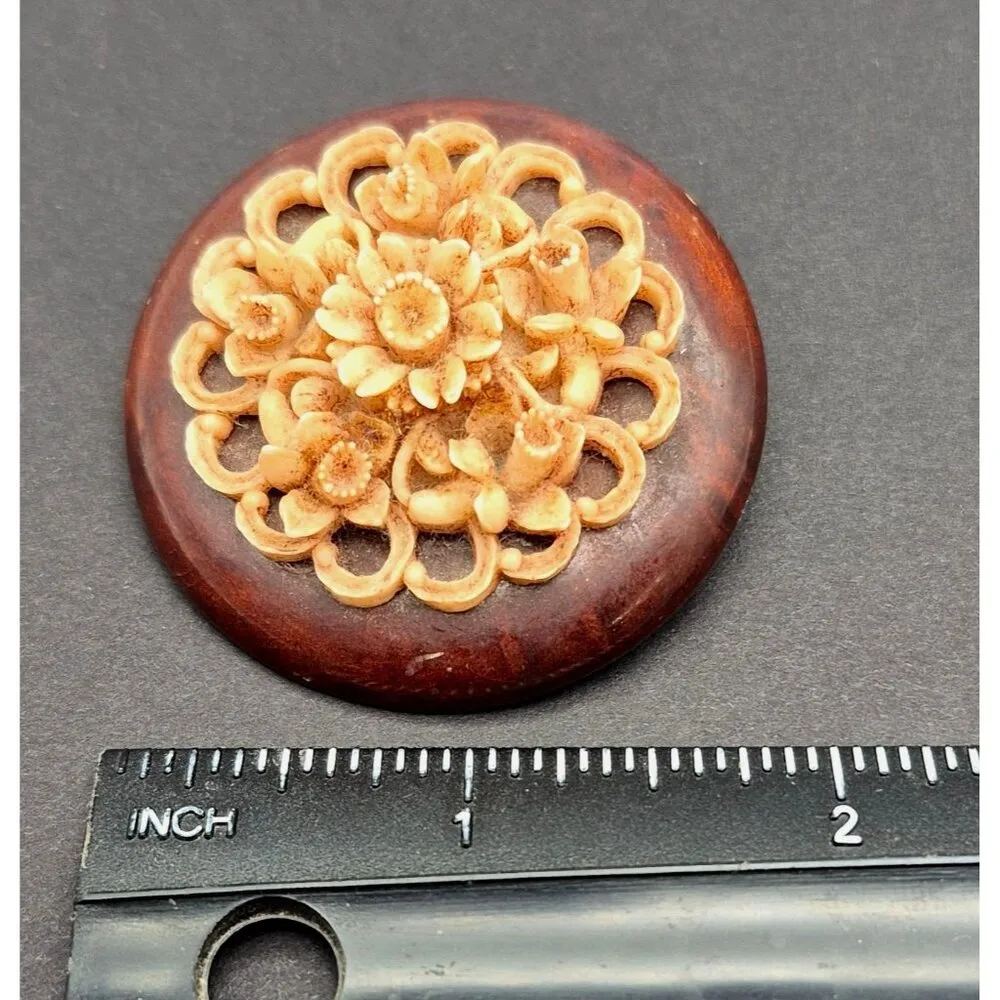 Vintage 1960s Wood & Carved Resin Retro Flower Brooch Pin Oval 1.75" Brown - Image 4