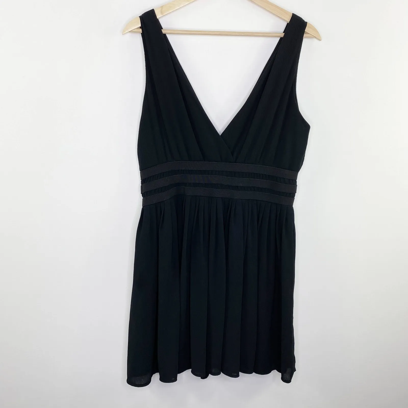 BB Dakota Black Sandrine V-Neck Mini Dress Women Size M Cocktail Party - Image 2