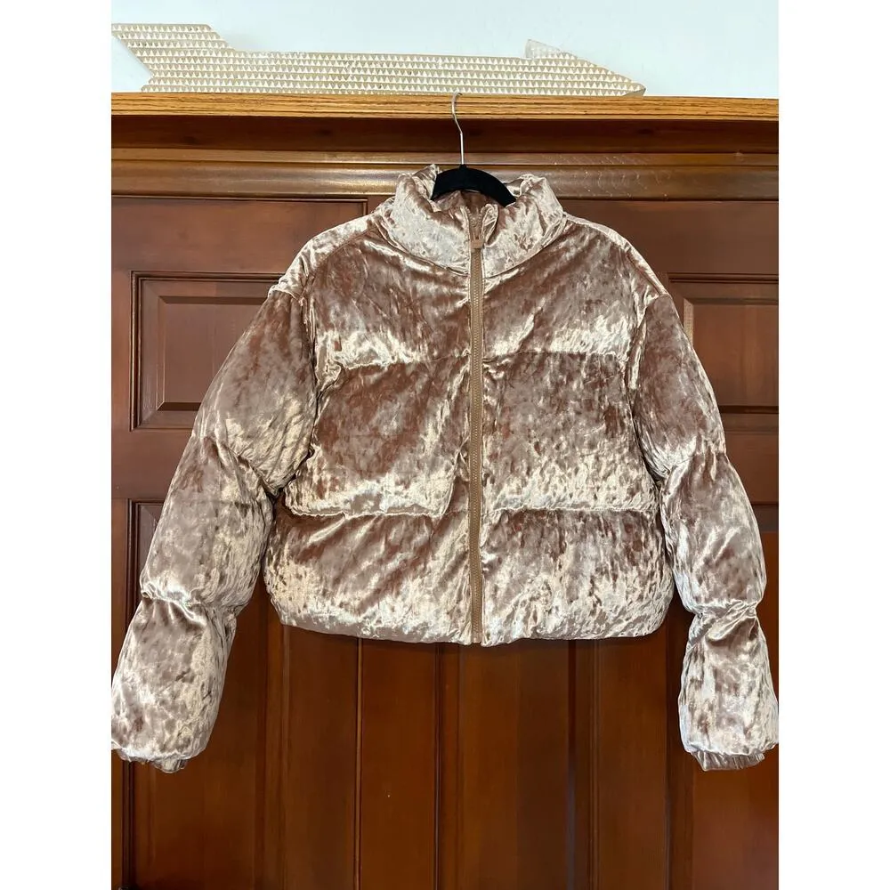 Fabletics Wander Crushed
Velour Cropped Puffer Jacket Medium - Image 3