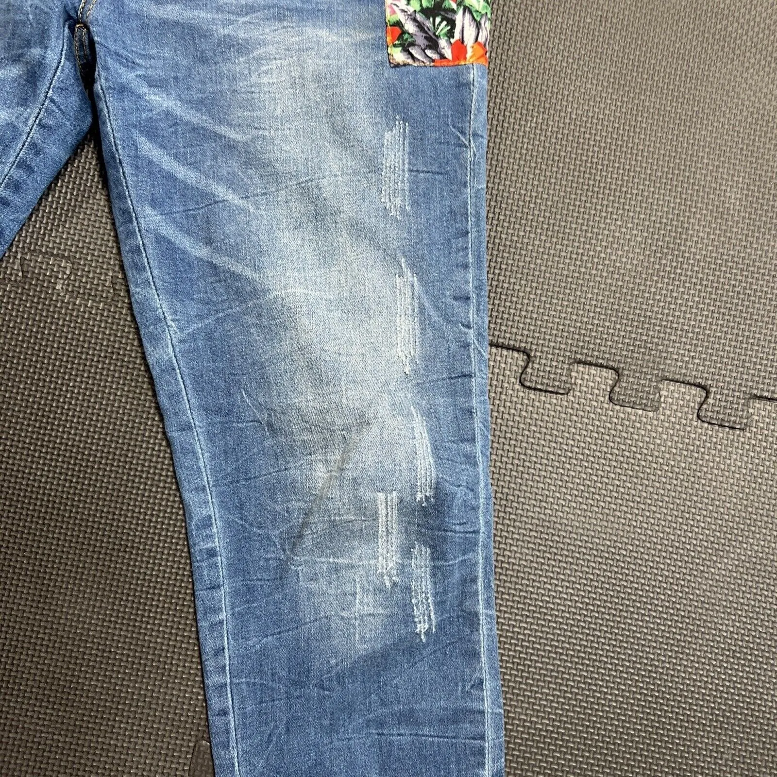 Desigual Patchwork Floral Embroidered Jeans Distressed Boho Festival 28 Artsy - Image 6