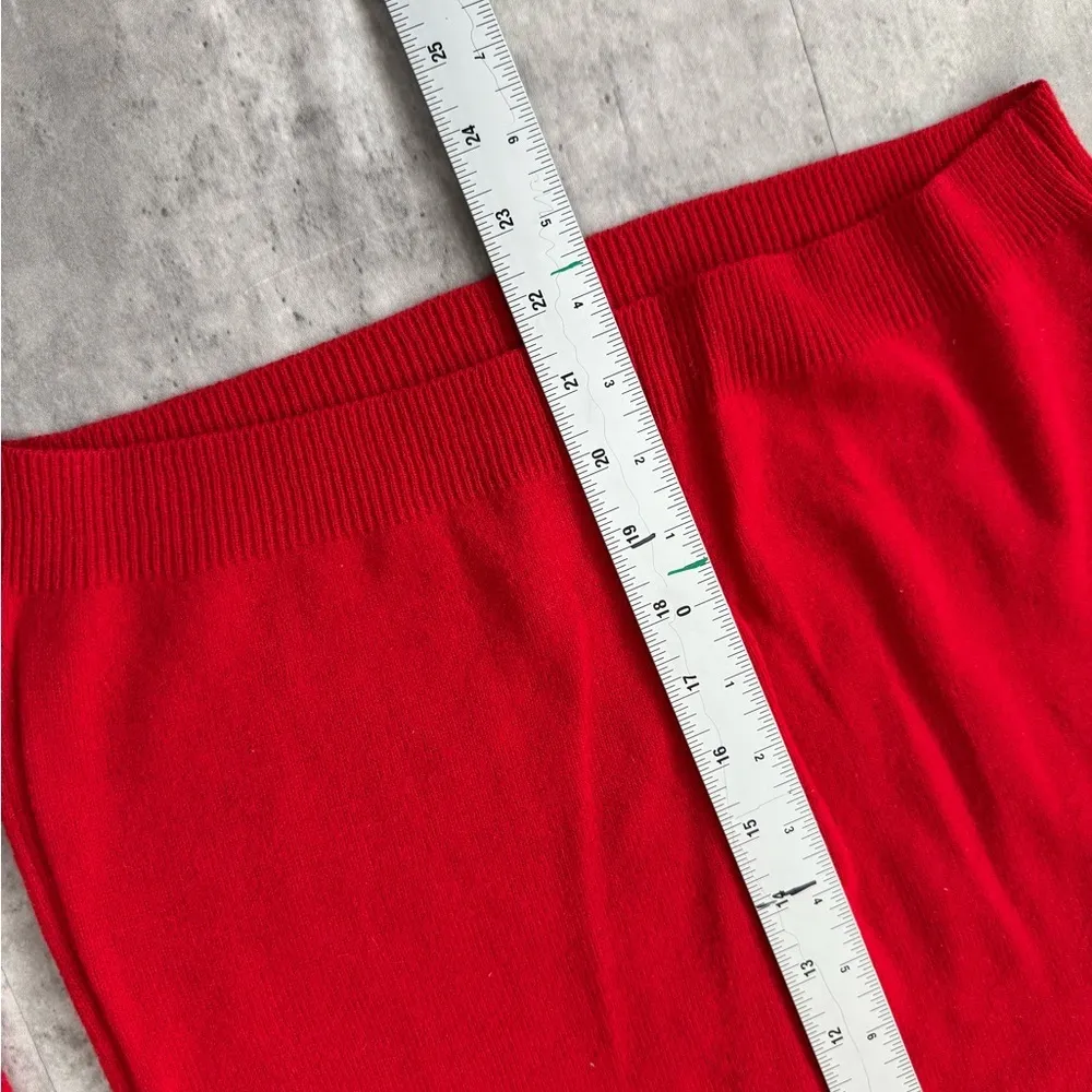 Vintage 90s red turtleneck sweater capsule wardrobe career wear staple piece Size M - Image 4