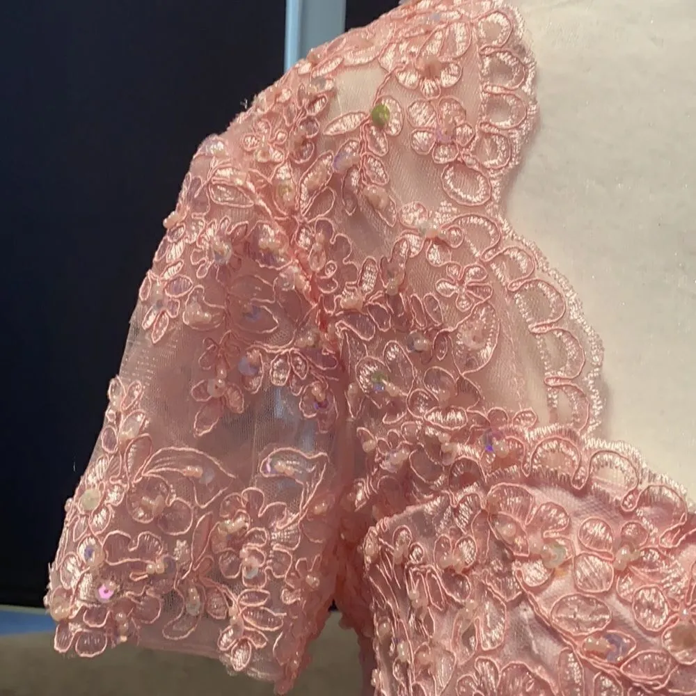 Women’s Pale Pink Lace Appliqué Short Sleeved Dress Size NWT Size L - Image 3