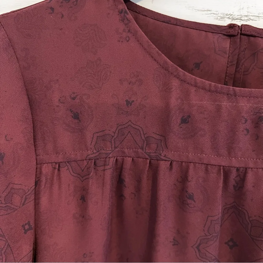 Downeast 3/4 Sleeve Maroon Floral Blouse. Size Small. EUC - Image 4