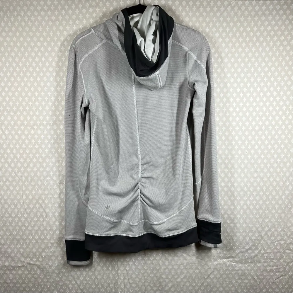 Lululemon‎ Grey Striped Long Sleeve Hooded Top - Image 10