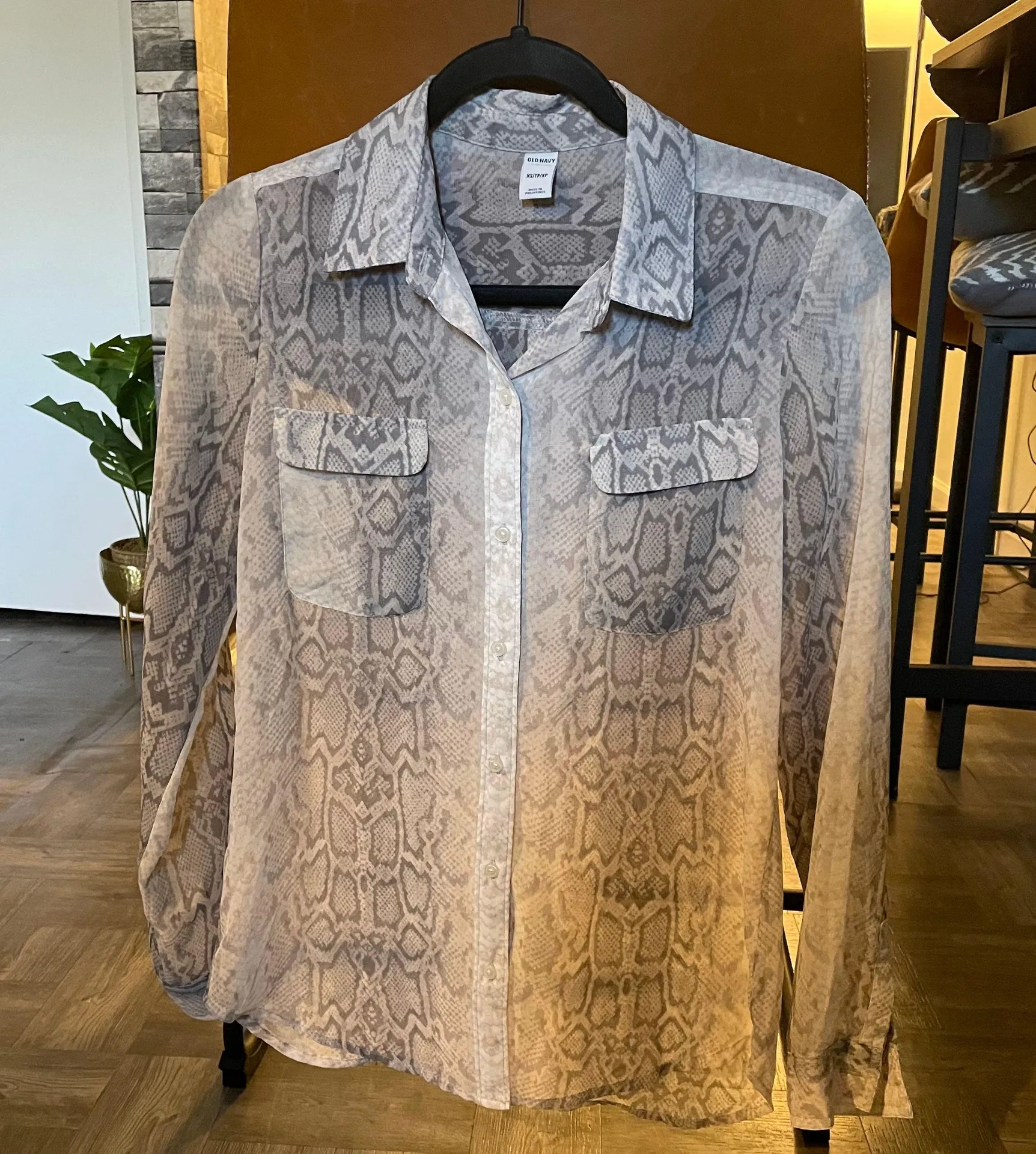 Old Navy snake print button up blouse - Image 3