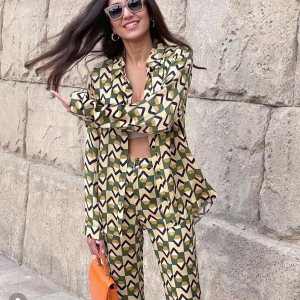 ZARA Geometric Print Wide Leg The Safia Satin Pant Green Black‎ Size Medium - Image 5