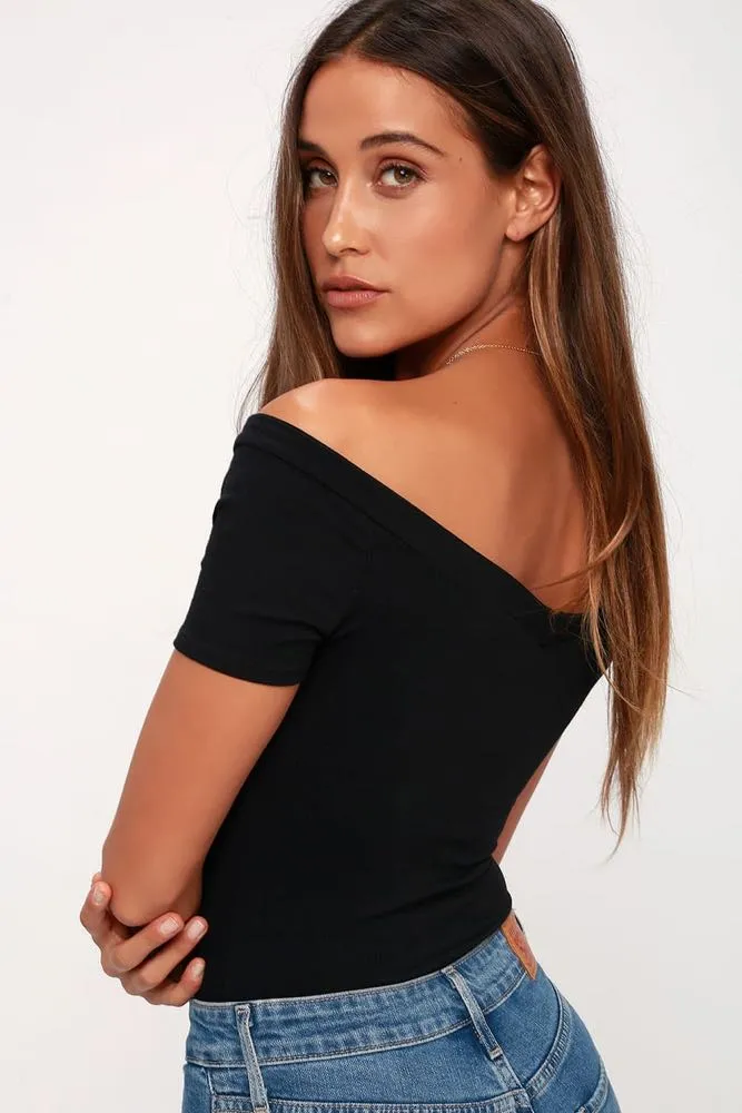 Lulus Black off the shoulder bodysuit - Image 3