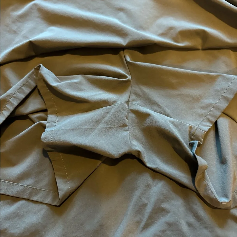 Green Workout Skort With Zippered Pocket - Image 7