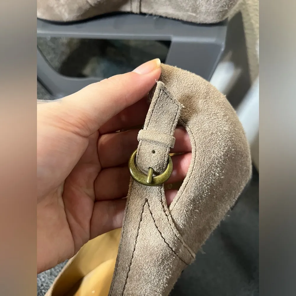 Naturalizer N5 Comfort  Real Leather Low-Heeled Sandals W/ Buckle Clasp Size 9 M - Image 9