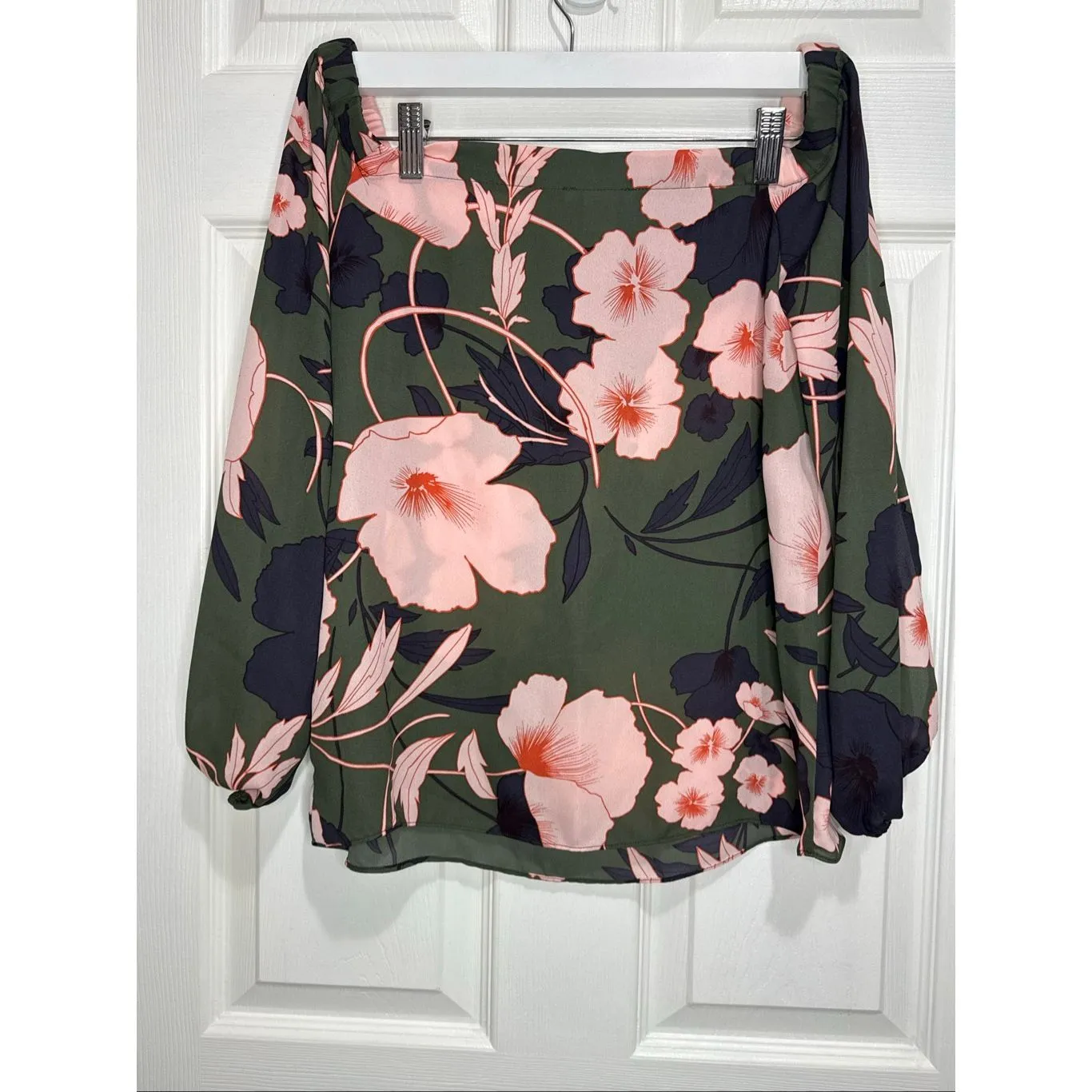 Bar III floral off the shoulder blouse Small - Image 3