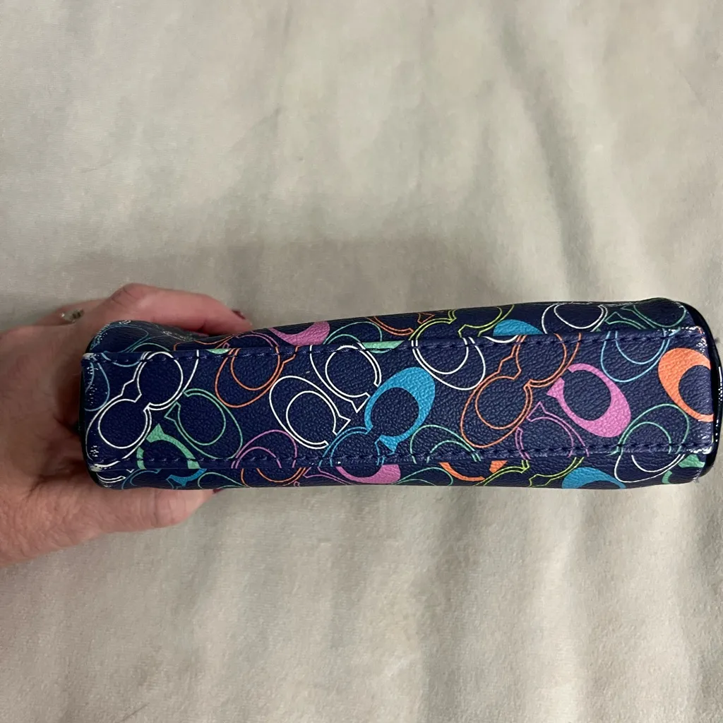 ✨ COACH Multicolor Signature C Cosmetic Pouch | Navy | Zip Case ✨ - Image 4