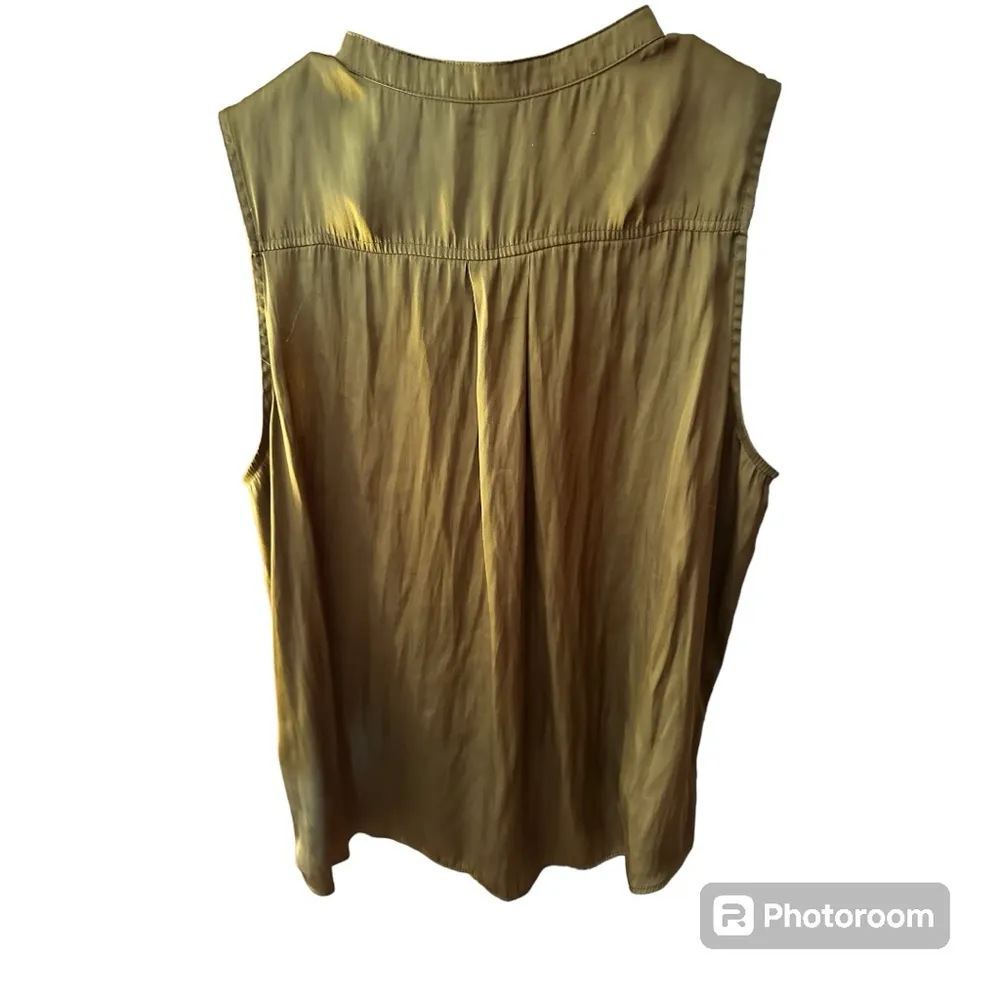 H&M Olive Green Satin Sleeveless Button Up Blouse - Image 3