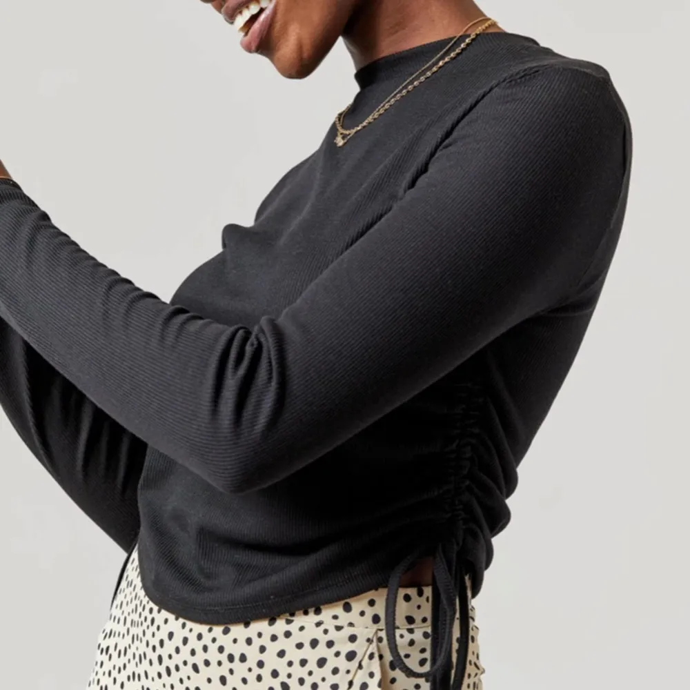 Marlea Crew Neck Side Rouched Top Size M - Image 3